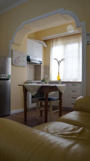 Alle'S M Shyri Studio Apartment Tirana Exteriör bild