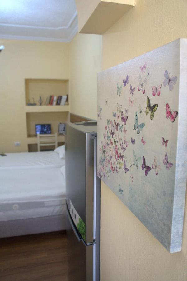 Alle'S M Shyri Studio Apartment Tirana Exteriör bild